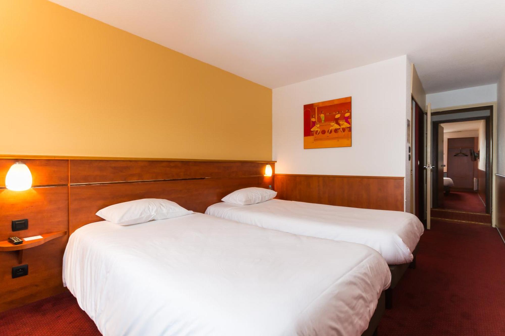 Brit Hotel Rennes Cesson ภายนอก รูปภาพ
