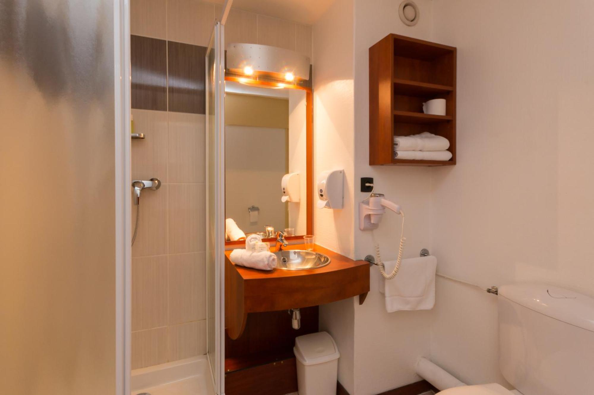 Brit Hotel Rennes Cesson ภายนอก รูปภาพ