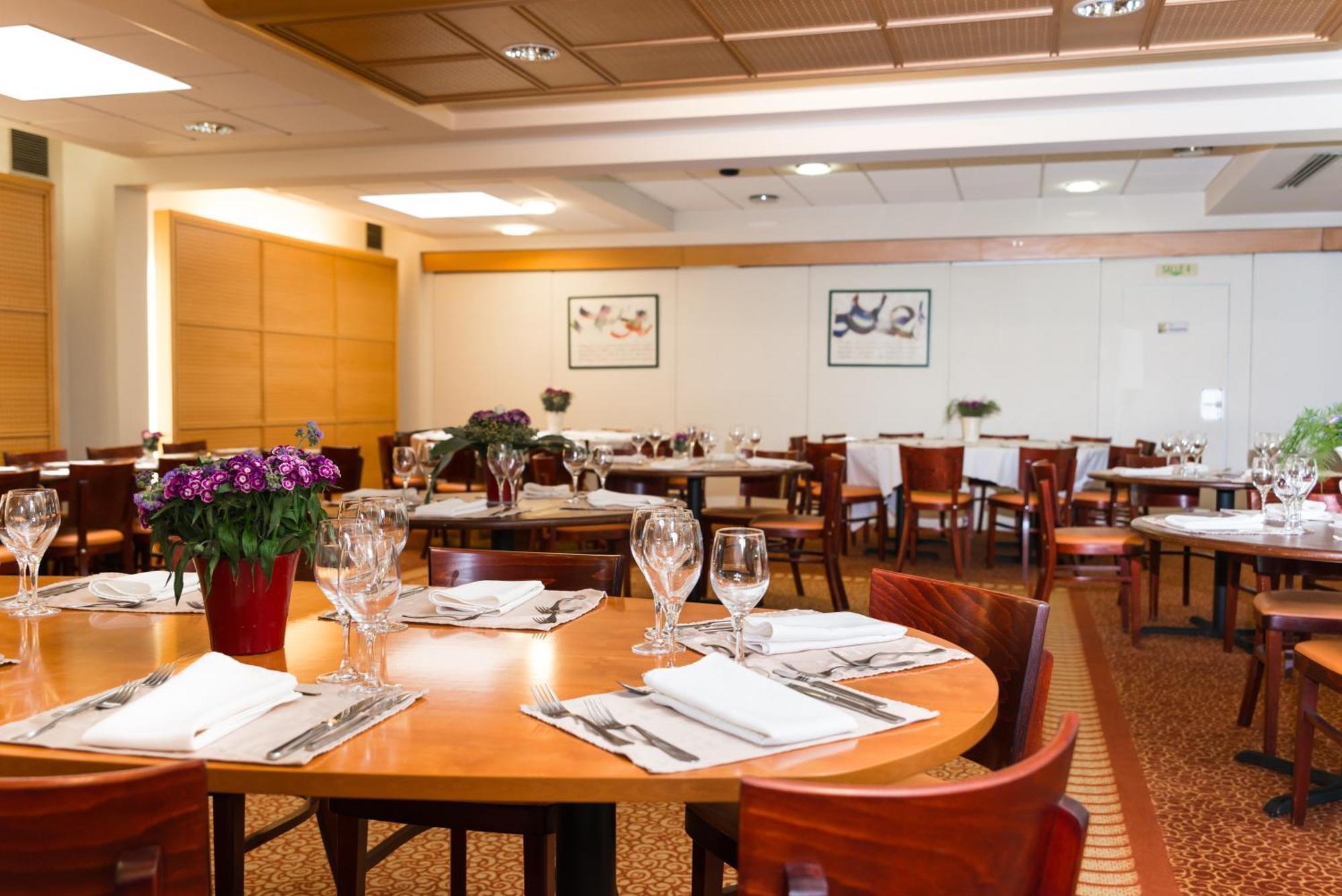 Brit Hotel Rennes Cesson ภายนอก รูปภาพ