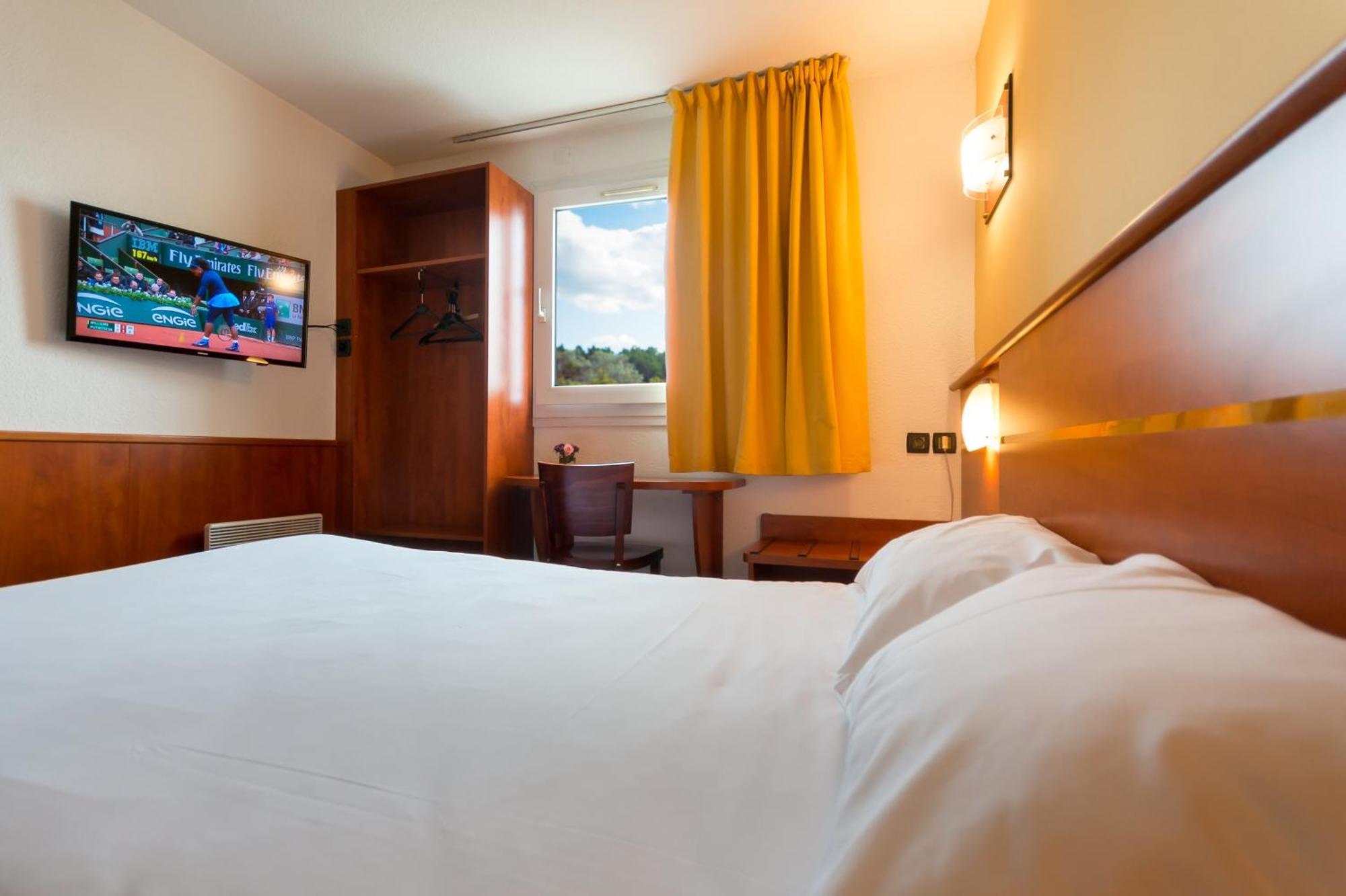Brit Hotel Rennes Cesson ภายนอก รูปภาพ